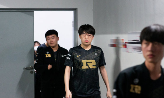 亚雷亚尔的